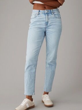 American Eagle Strigid Mom Jeans Women’s Size 4 Cotton Blue Denim High Rise